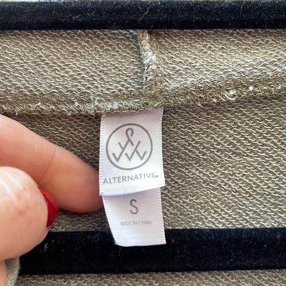 Superstar pullover hoodie - absolutely adorable and comfy! Like new! - Picture 2 of 4